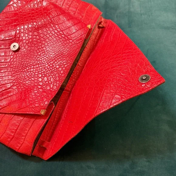 Vintage Valentino Red Embossed Leather Envelope Clutch Laptop Sleeve 14 Bag